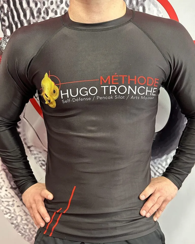 Rashguard MHT manches longues, vue de face avec le logo Méthode Hugo Tronche