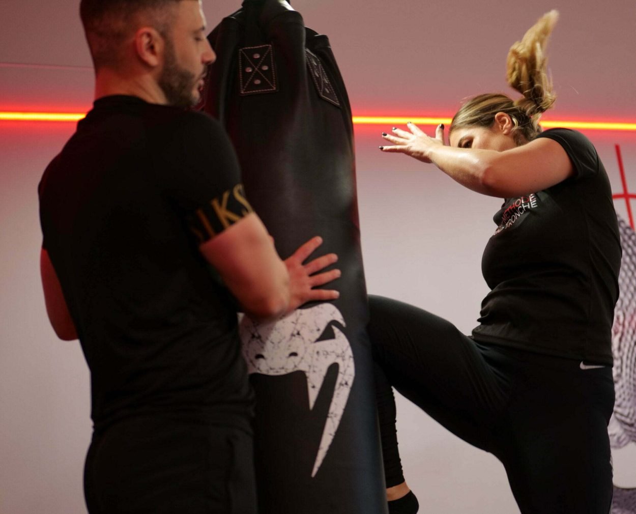 Techniques de Self-Défense féminine. Techniques de Self-Défense féminine.